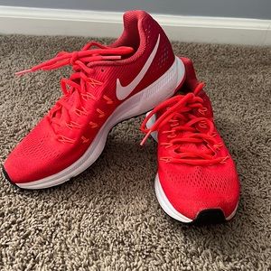 Nike Pegasus 33 - Womens Size 7